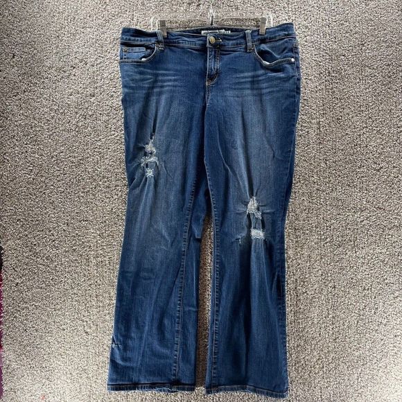 torrid Denim - Torrid Boyfriend Jeans Women's 18 Blue Denim Curvy Plus Mid Rise Medium Wash